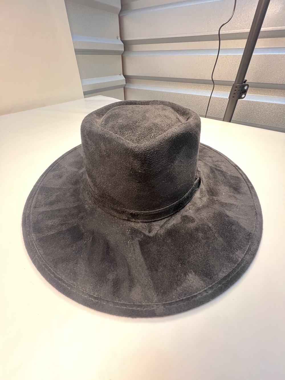 Black Heart Crown Faux Suede Wide Brim Rancher Hat Size M